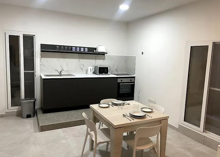 Cosy Corner Apartment